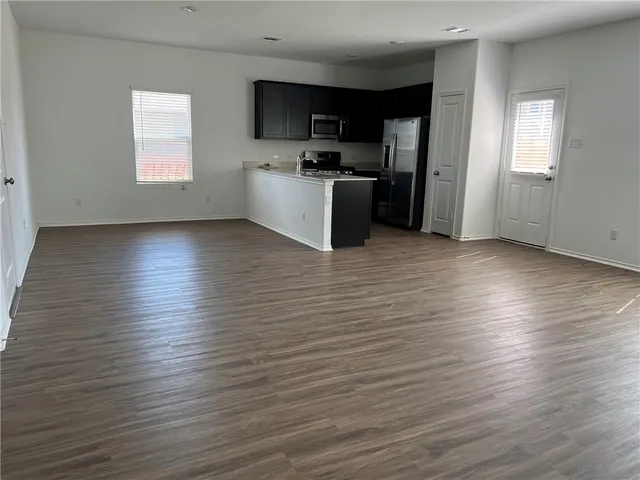 $1,795 | 542 Gabbro Gardens, Maxwell, TX 78656