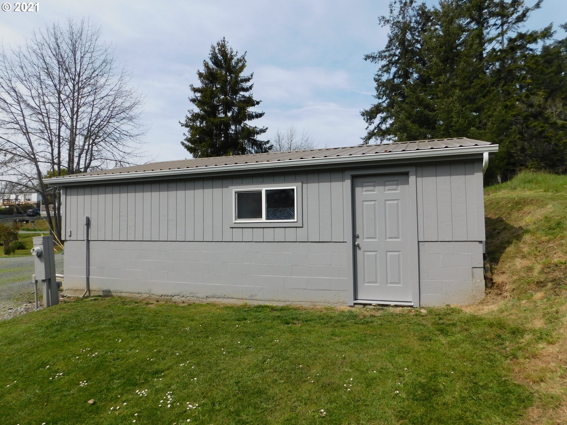 1930 East Cedar Street Myrtle Point, OR 97458 - Photo 20 of 22 Gallery Image 20