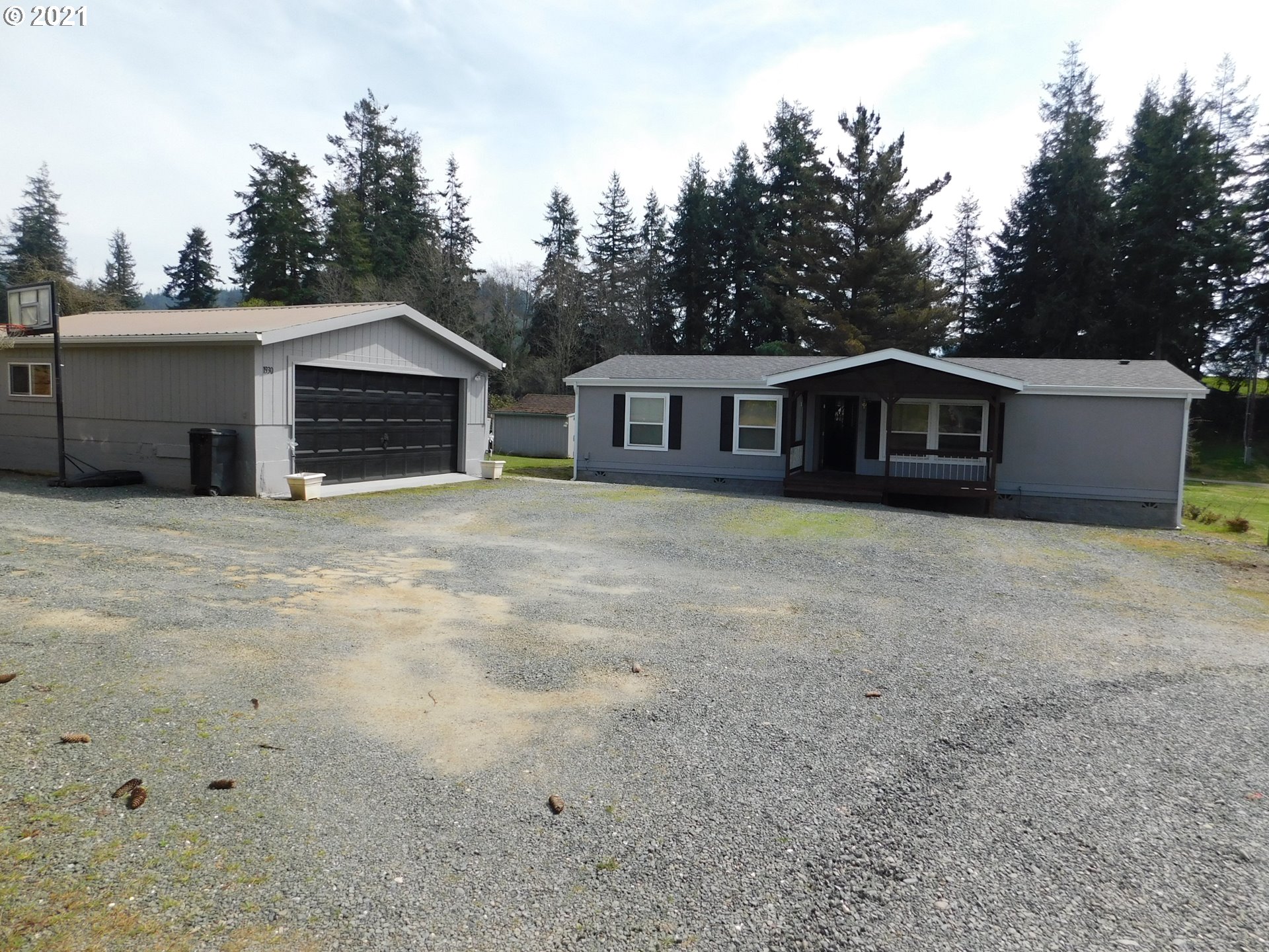 1930 East Cedar Street Myrtle Point, OR 97458 - Photo 3 of 22 Gallery Image 3