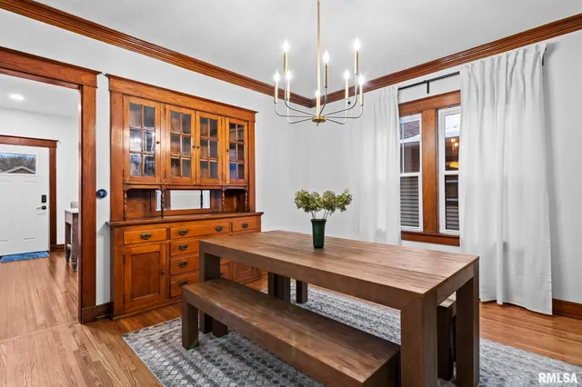 $235,000 | 1023 Broadway Street, Lincoln, IL 62656