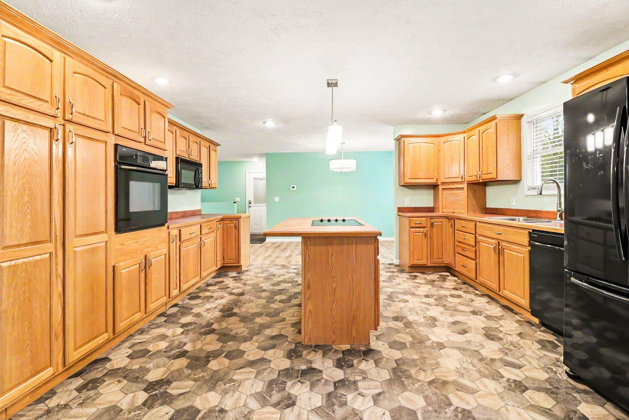 3175 West Hansen Road Ludington, MI 49431 - Photo 6 of 31 009_file_2869