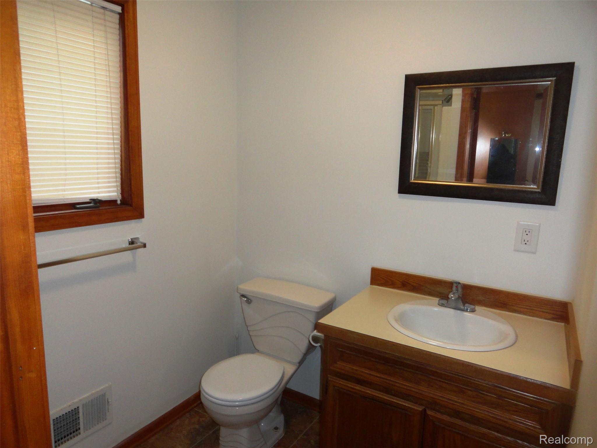 2951 Walbridge Drive Rochester, MI 48307 - Photo 11 of 20 11.JPG