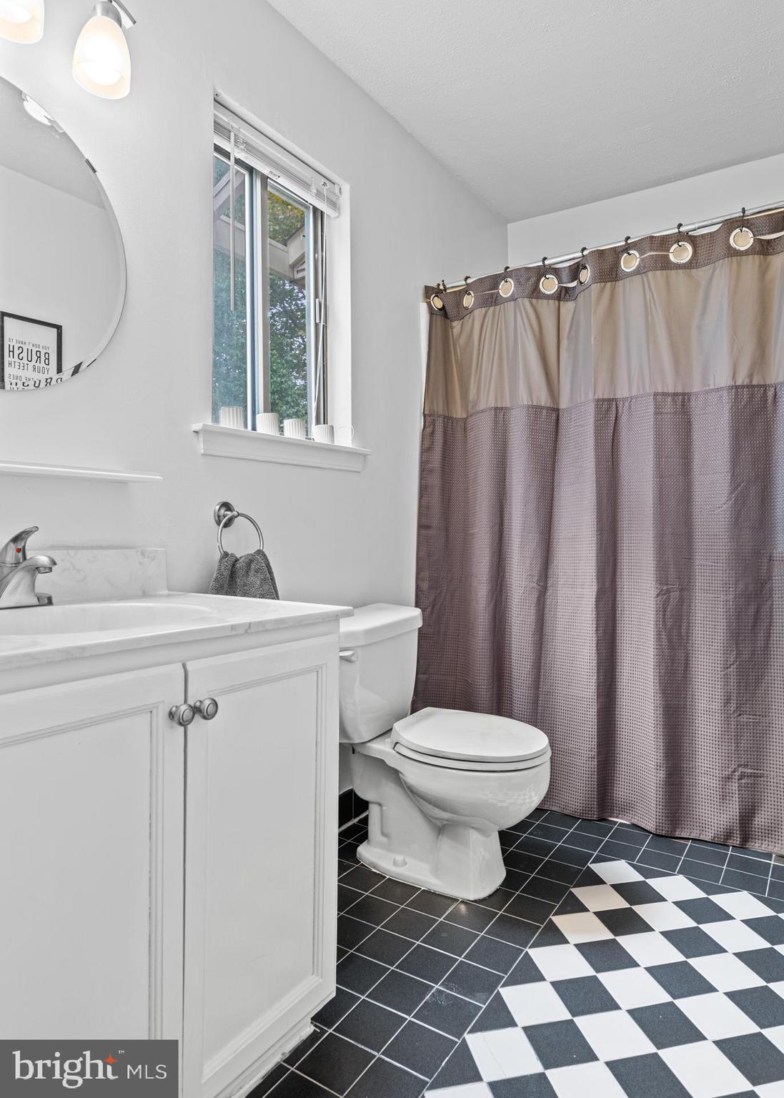 1 Flintlock Lane Chesterbrook, PA 19087 - Photo 30 of 39 Second full bath