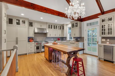 $12,000,000 | 151 Franklin Road, Franklin, TN 37064