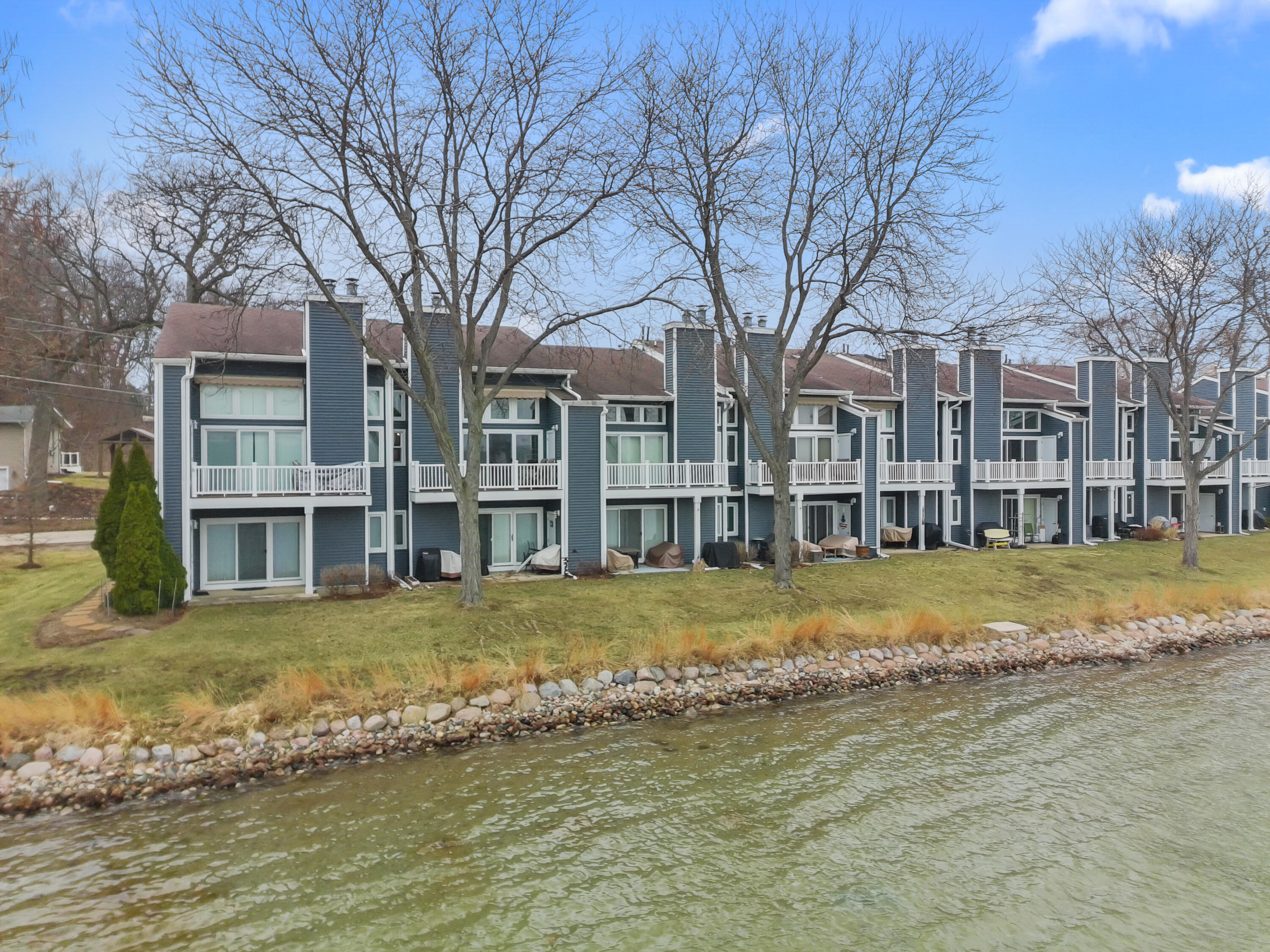 514 Bay View Avenue, Unit 28 Twin Lakes, WI 53181 - Photo 29 of 32 New piers this season