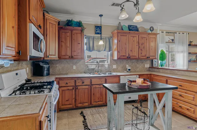 $330,000 | 43183 Norwood Road, Gonzales, LA 70737