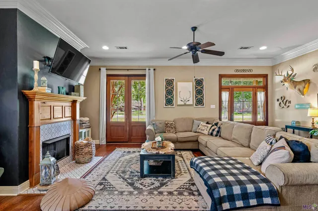 $330,000 | 43183 Norwood Road, Gonzales, LA 70737