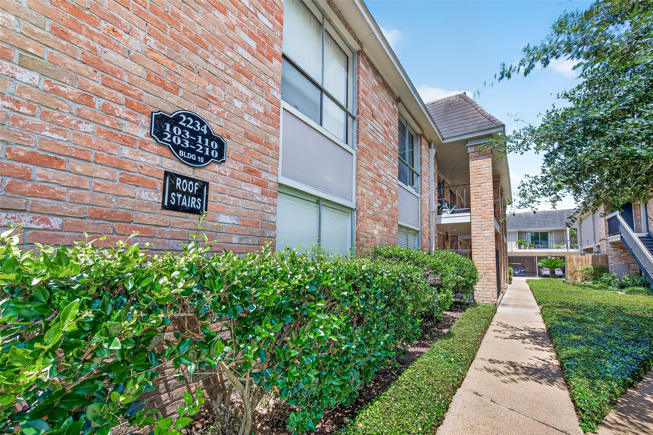 2234 South Piney Point Road, Unit 206 Houston, TX 77063 - Photo 2 of 33