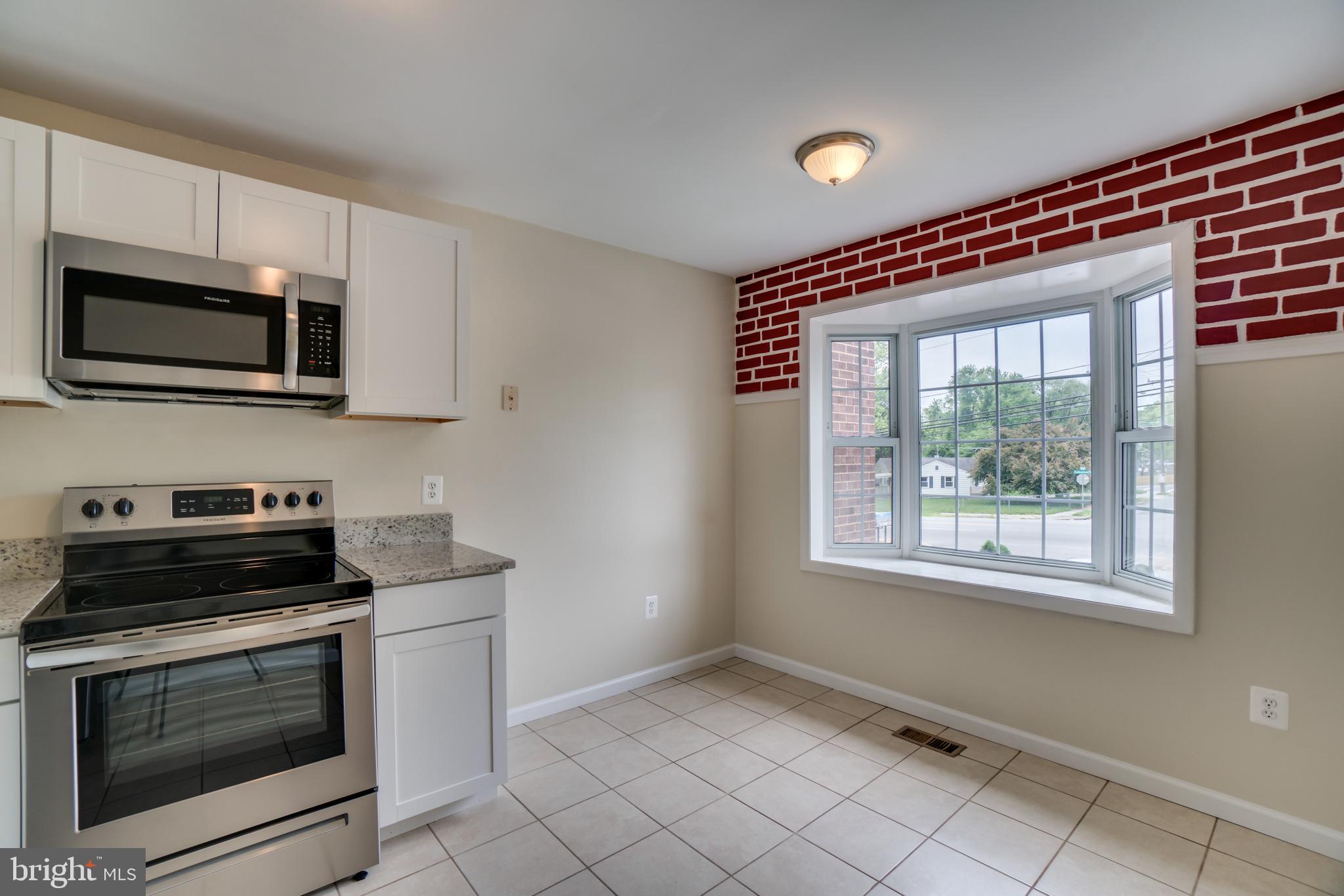 1440 Featherstone Road Woodbridge, VA 22191 - Photo 3 of 23 Kitchen