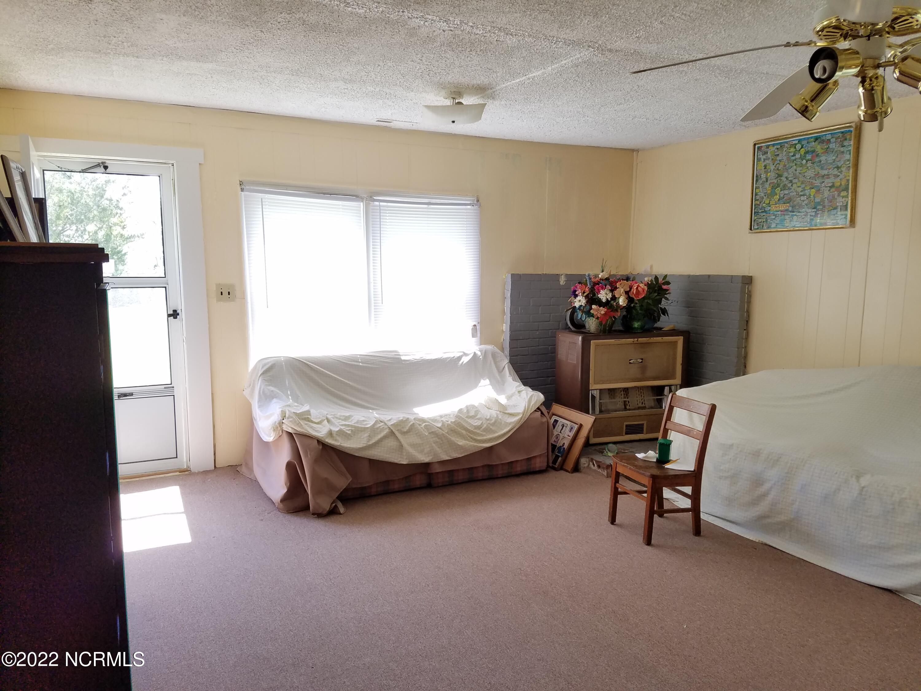 3335 Starburst Road Kinston, NC 28501 - Photo 7 of 23 Den