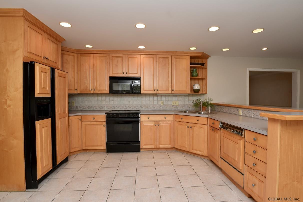 1258 Ruffner Road Niskayuna, NY 12309 - Photo 17 of 37 Photo 17