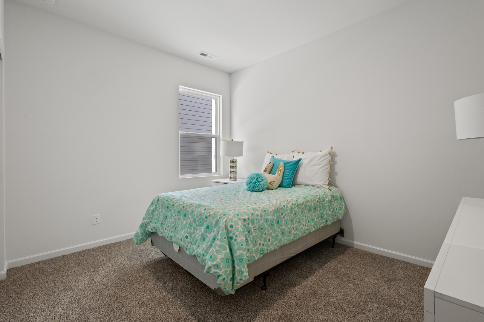 2913 Old Castle Road Joliet, IL 60435 - Photo 22 of 28 Gallery Image 22
