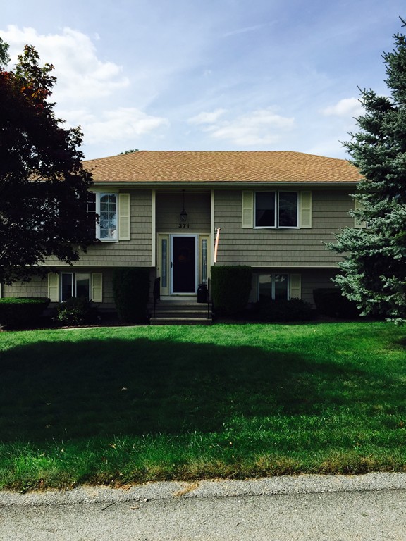 371 Perry Street Fall River, MA 02721 - Photo 4 of 29 Gallery Image 4