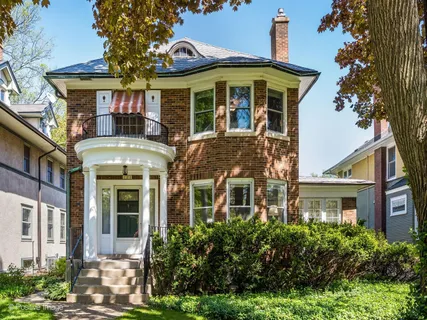 $915,000 | 320 North Scoville Avenue, Oak Park, IL 60302