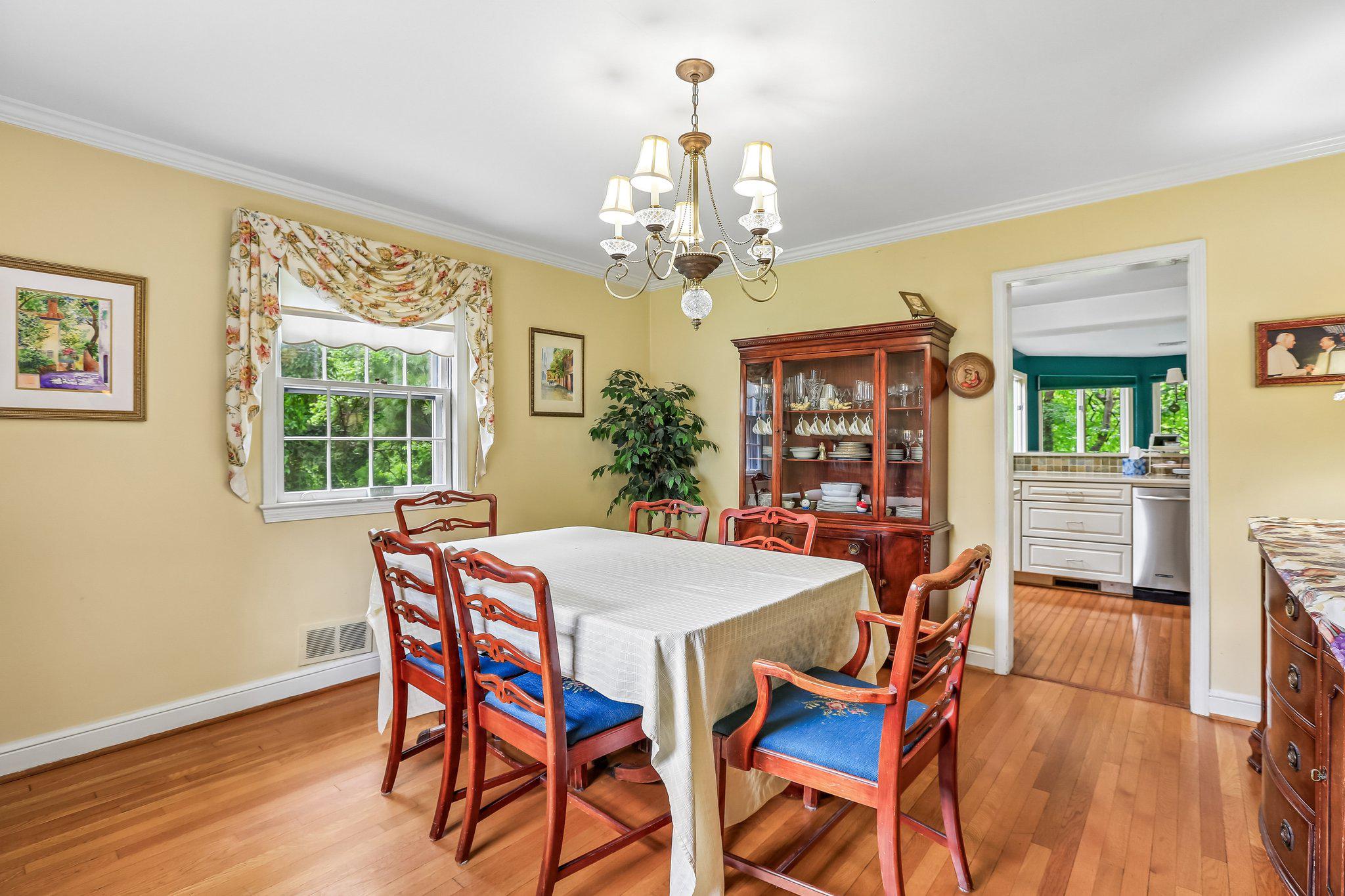 221 Patuxent Road Laurel, MD 20707 - Photo 6 of 33 Dining Room