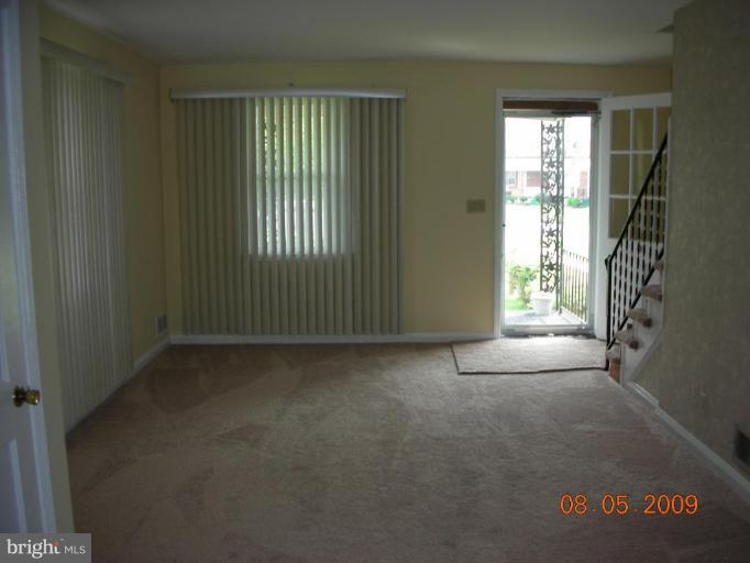 3443 Dunran Road Dundalk, MD 21222 - Photo 14 of 29 an empty room with windows