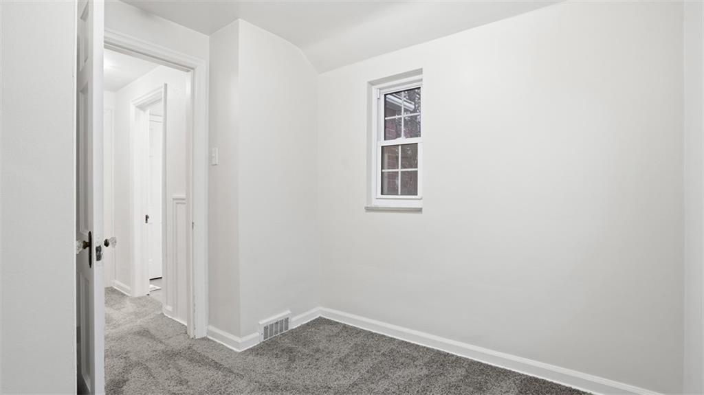 2339 Collins Road Pittsburgh, PA 15235 - Photo 18 of 24 an empty room with windows