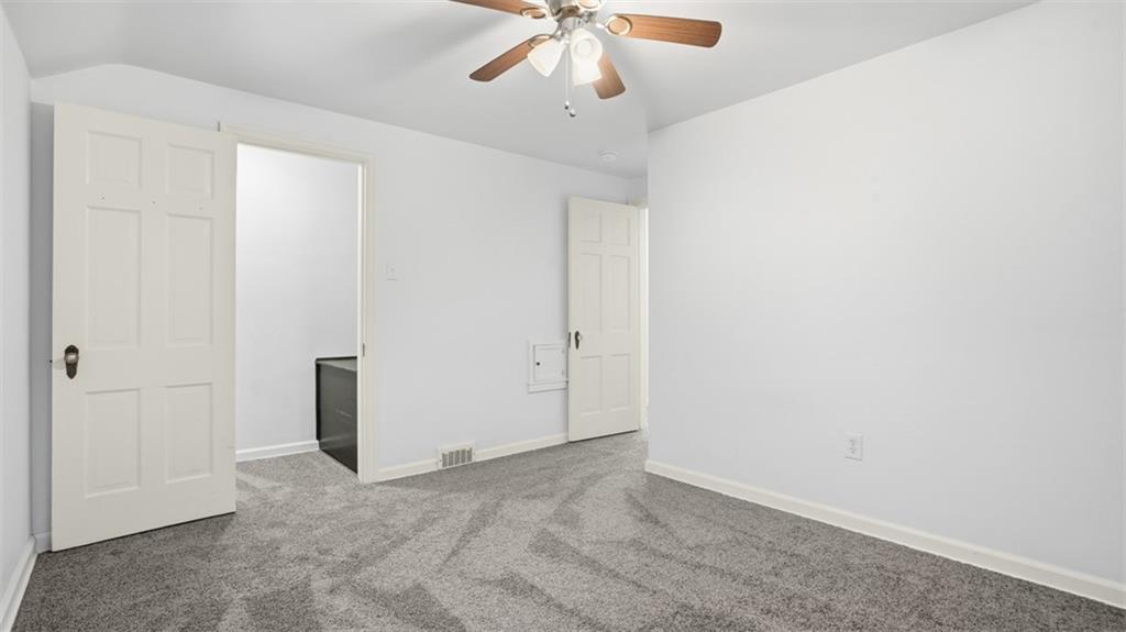2339 Collins Road Pittsburgh, PA 15235 - Photo 19 of 24 an empty room with fan
