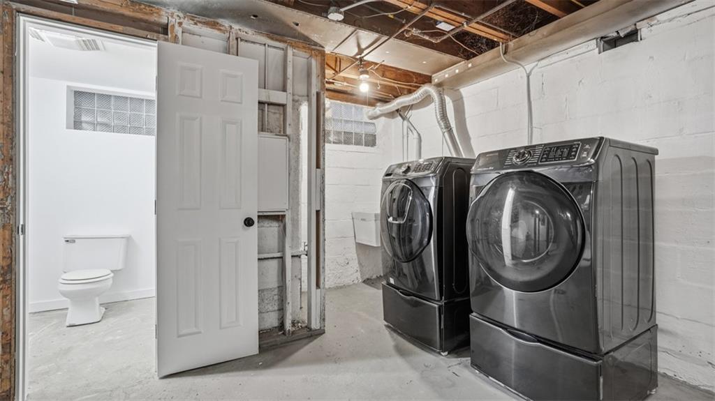 2339 Collins Road Pittsburgh, PA 15235 - Photo 24 of 24 a utility room with dryer and washer