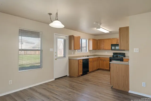 $1,850 | 144 Crest Bluff, Cibolo, TX 78108