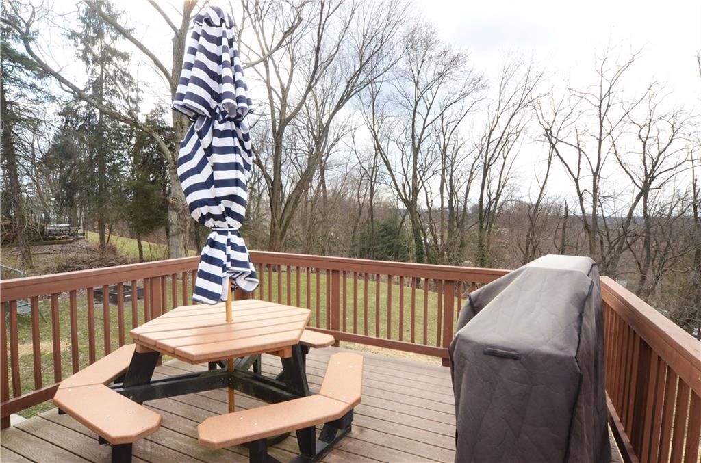 12 Crestview Drive McKees Rocks, PA 15136 - Photo 14 of 25