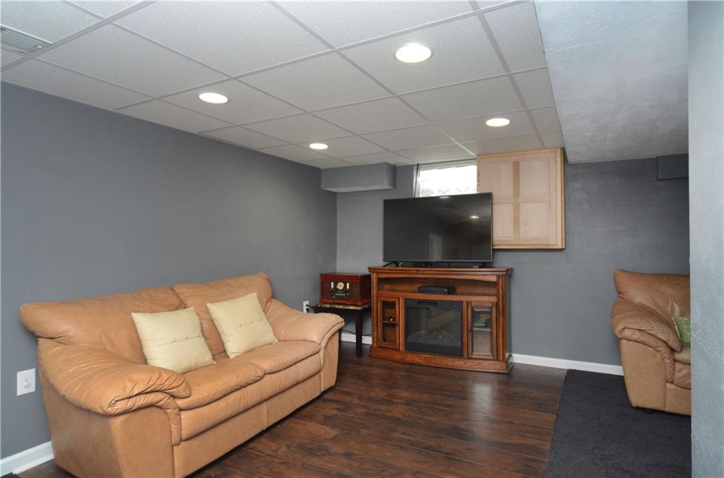 12 Crestview Drive McKees Rocks, PA 15136 - Photo 22 of 25