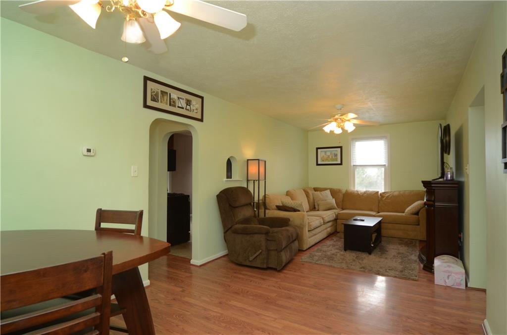 12 Crestview Drive McKees Rocks, PA 15136 - Photo 4 of 25