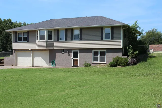 $325,000 | 550 Northwest 58th Street, Topeka, KS 66617