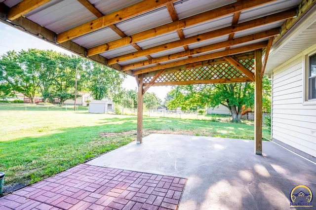 $325,000 | 550 Northwest 58th Street, Topeka, KS 66617