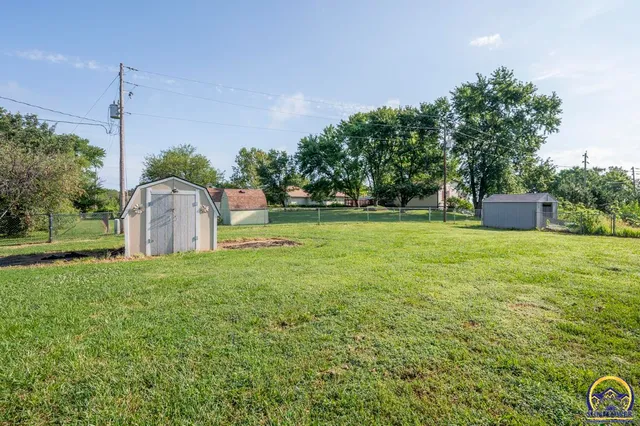 $325,000 | 550 Northwest 58th Street, Topeka, KS 66617