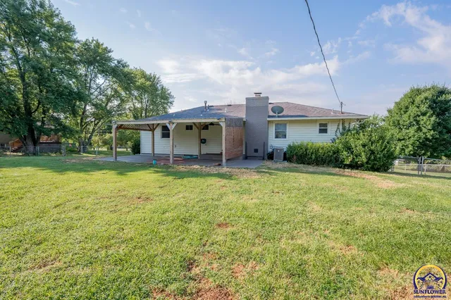 $325,000 | 550 Northwest 58th Street, Topeka, KS 66617