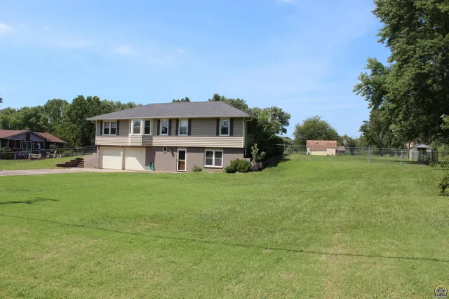 $325,000 | 550 Northwest 58th Street, Topeka, KS 66617