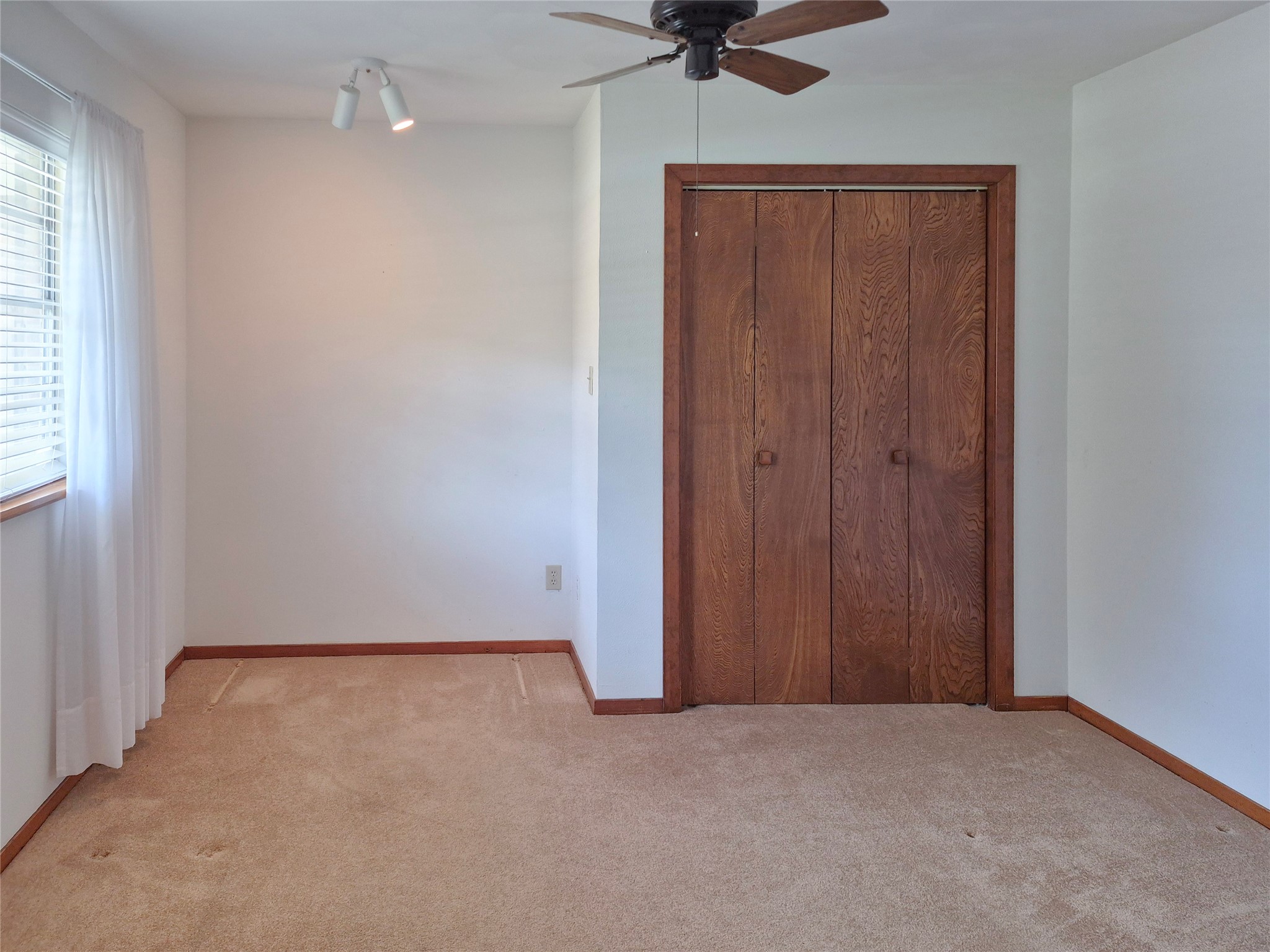 613 Southside Drive Angleton, TX 77515 - Photo 29 of 41