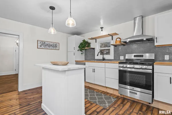 $285,000 | 4758 Sturdy Road, Rochester, IL 62563