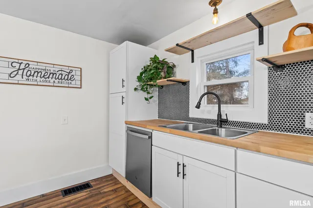 $312,922 | 4758 Sturdy Road, Rochester, IL 62563