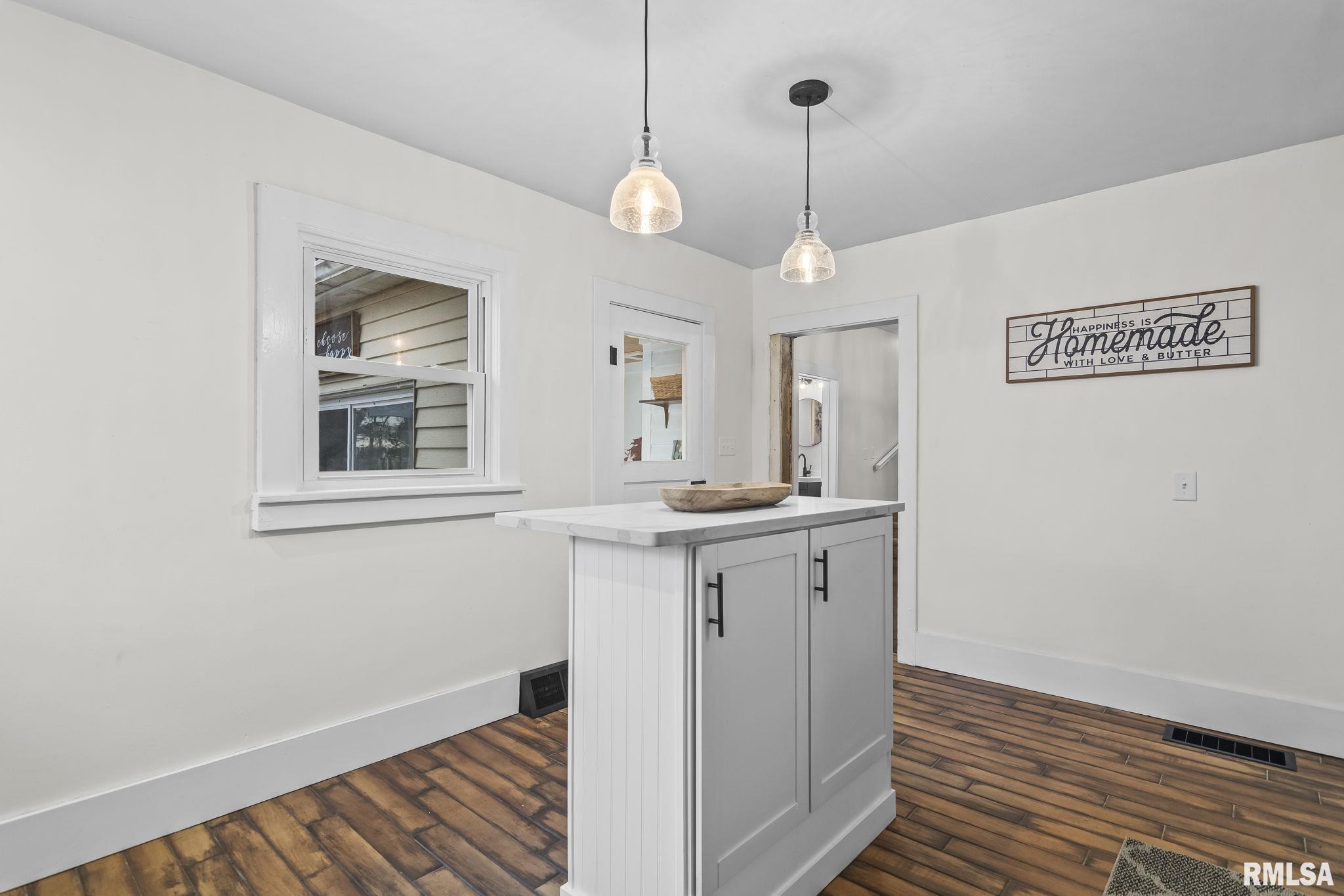 4758 Sturdy Road Rochester, IL 62563 - Photo 17 of 47