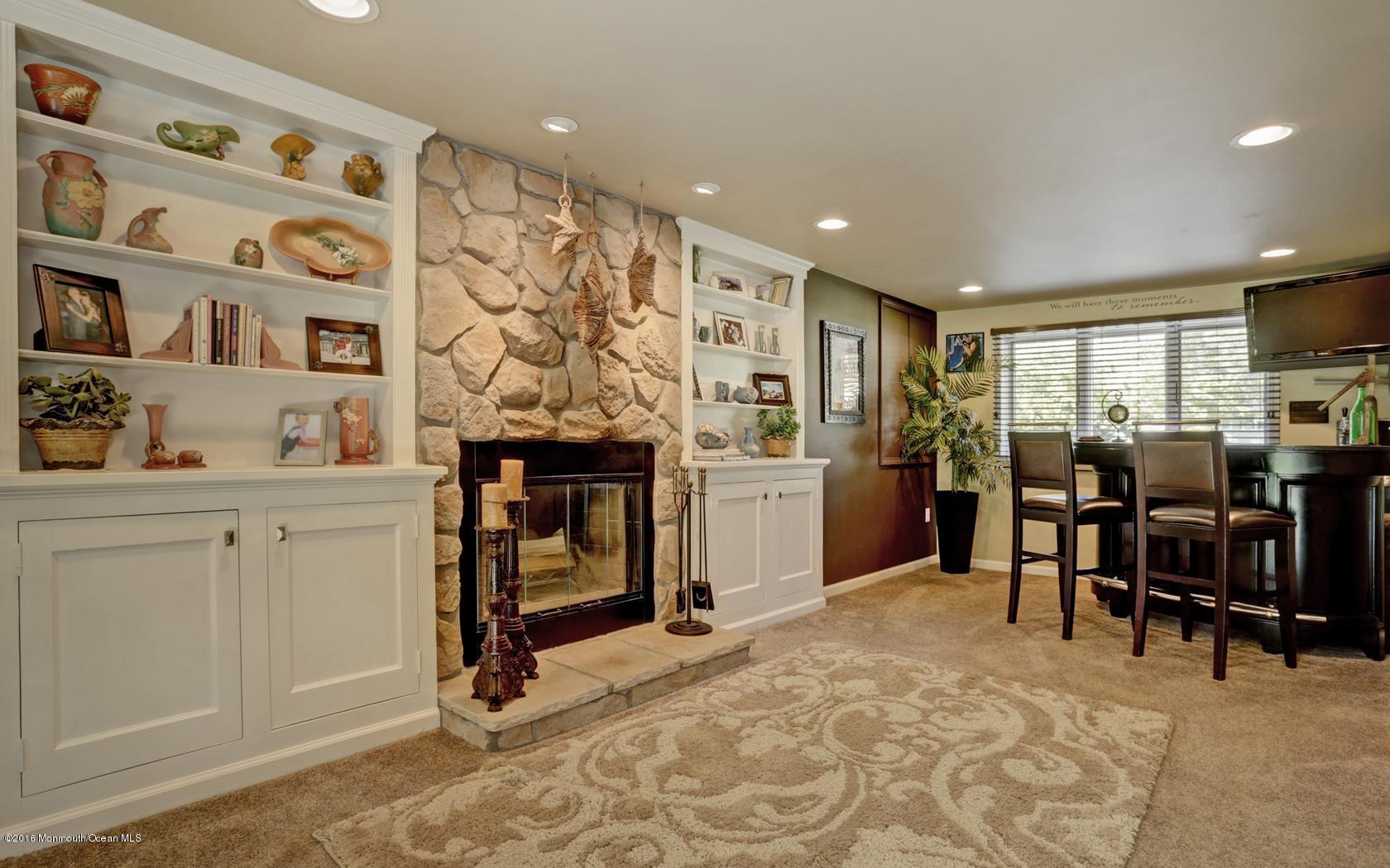 8 Barbara Terrace Middletown, NJ 07748 - Photo 14 of 31 Fam1