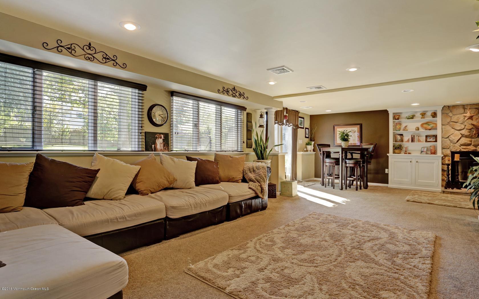 8 Barbara Terrace Middletown, NJ 07748 - Photo 15 of 31 Fam2