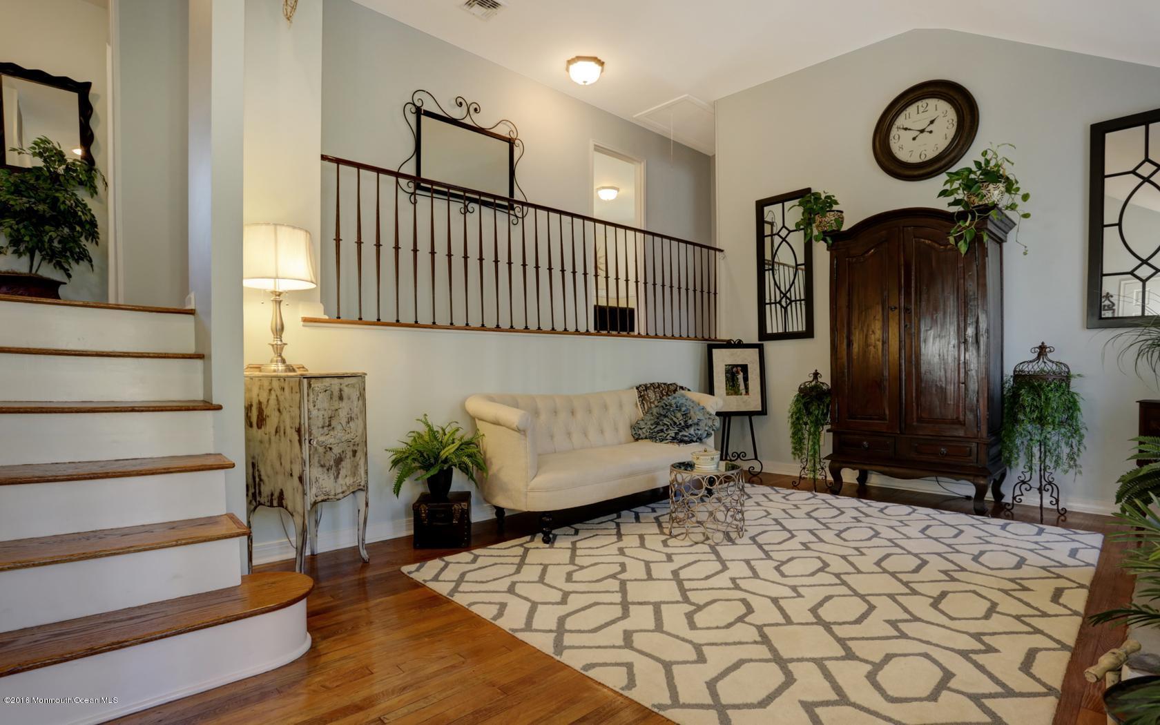 8 Barbara Terrace Middletown, NJ 07748 - Photo 7 of 31 LR3