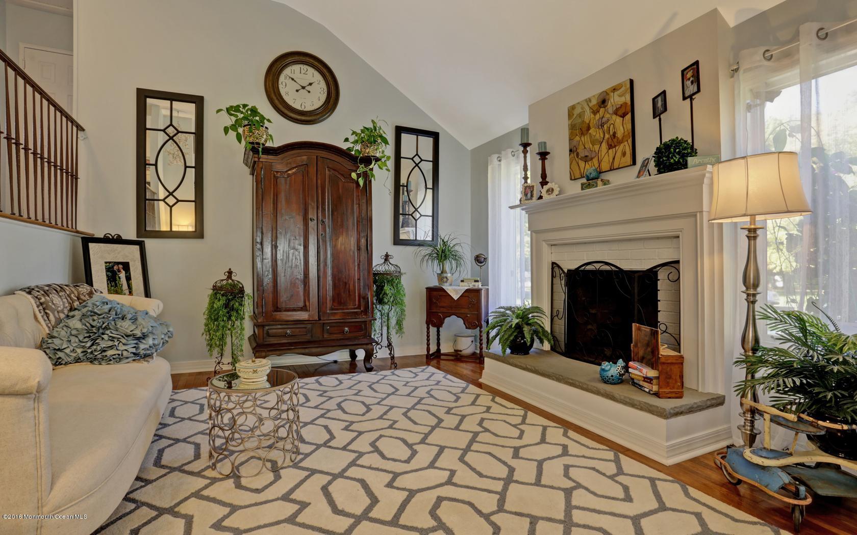 8 Barbara Terrace Middletown, NJ 07748 - Photo 8 of 31 LR4