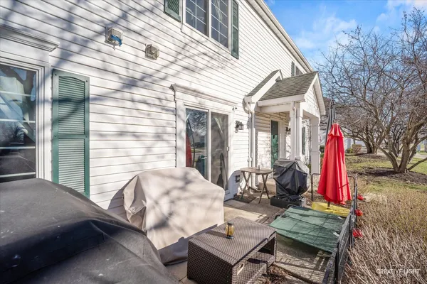 $275,000 | 746 Fieldcrest Drive, Unit B, South Elgin, IL 60177
