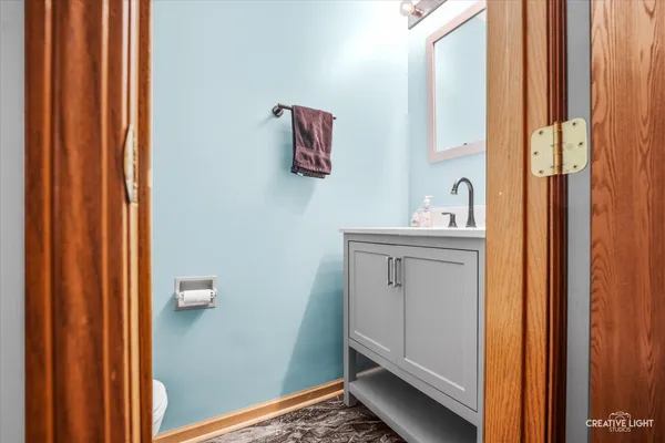 $275,000 | 746 Fieldcrest Drive, Unit B, South Elgin, IL 60177