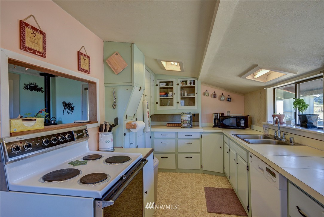 225 West Frostad Road Oak Harbor, WA 98277 - Photo 12 of 24 Gallery Image 12