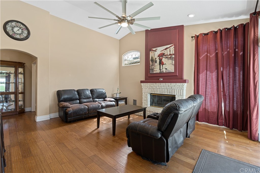 1879 Apostle Lane Riverside, CA 92506 - Photo 17 of 49 Living area