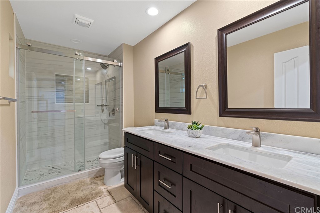 1879 Apostle Lane Riverside, CA 92506 - Photo 27 of 49 Bathroom 2