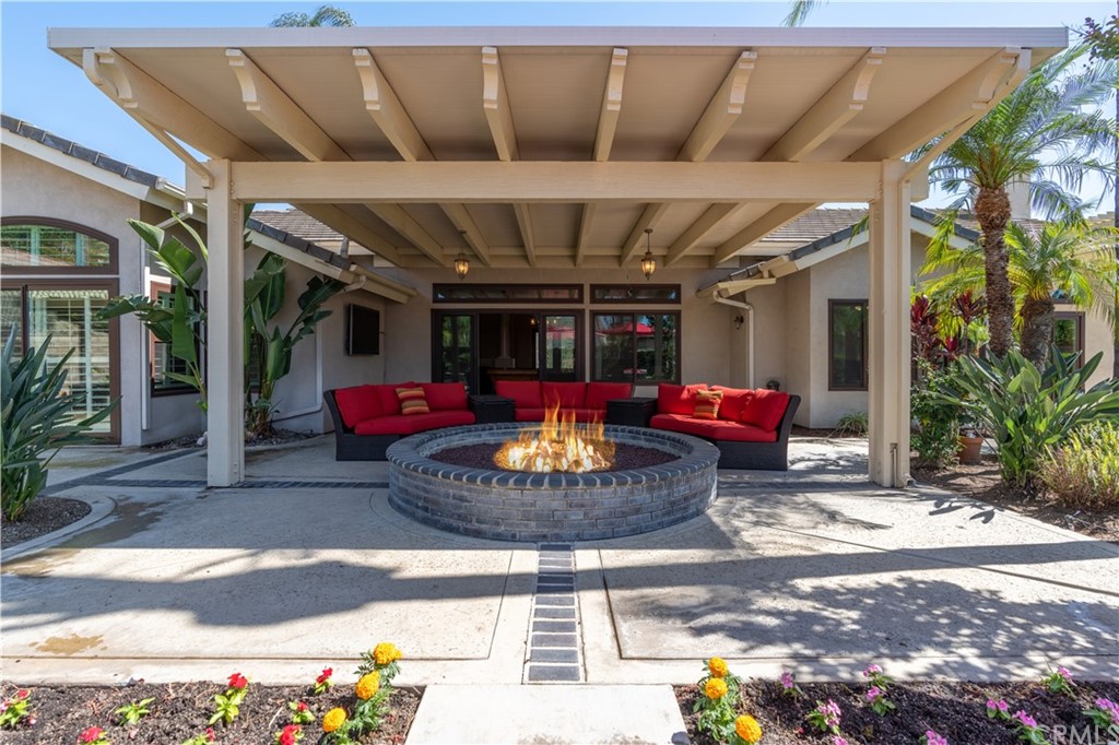 1879 Apostle Lane Riverside, CA 92506 - Photo 6 of 49 Outdoor living space