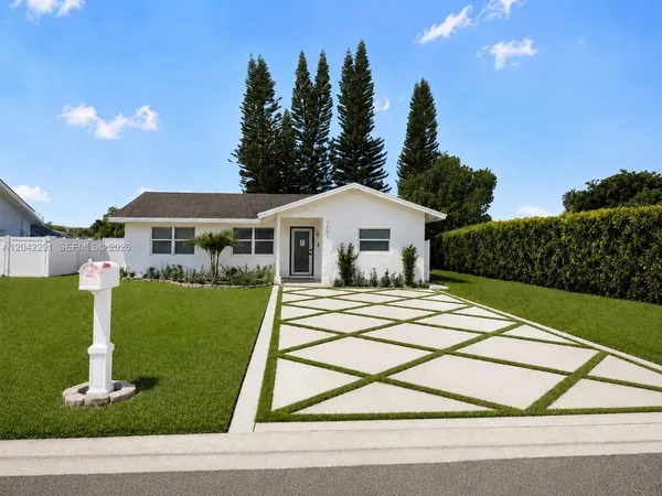 $575,000 | 9602 Northwest 80th Place, Tamarac, FL 33321