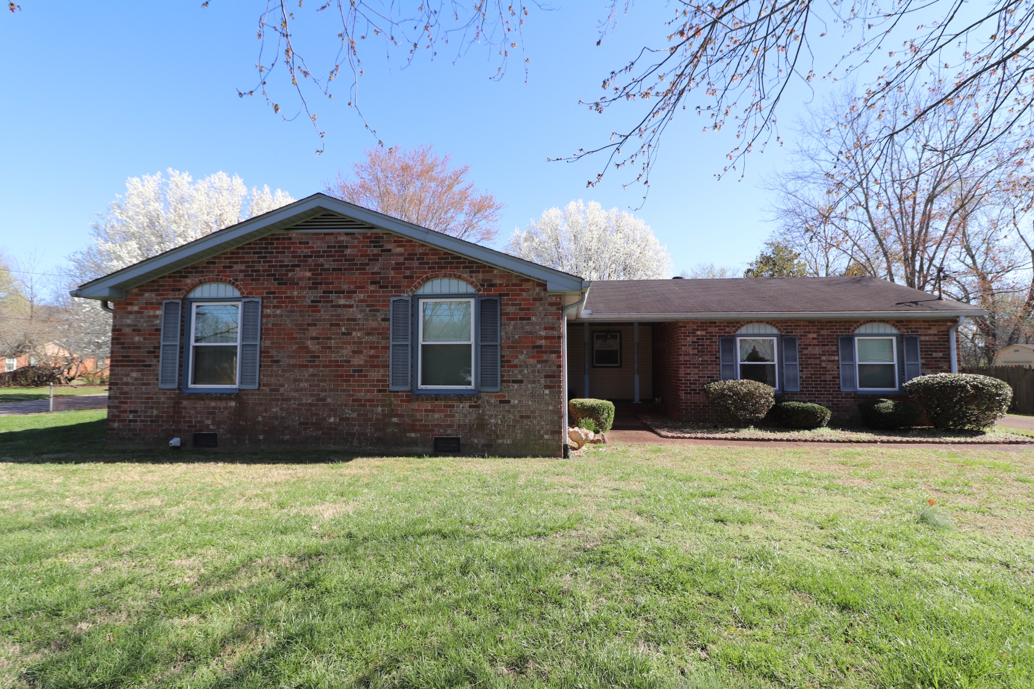 110 Grapevine Road Hendersonville, TN 37075 - Photo 3 of 37 Gallery Image 3