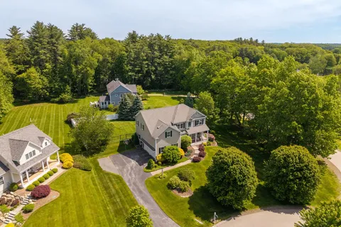 $1,375,000 | 8 Heron Way, Stratham, NH 03885