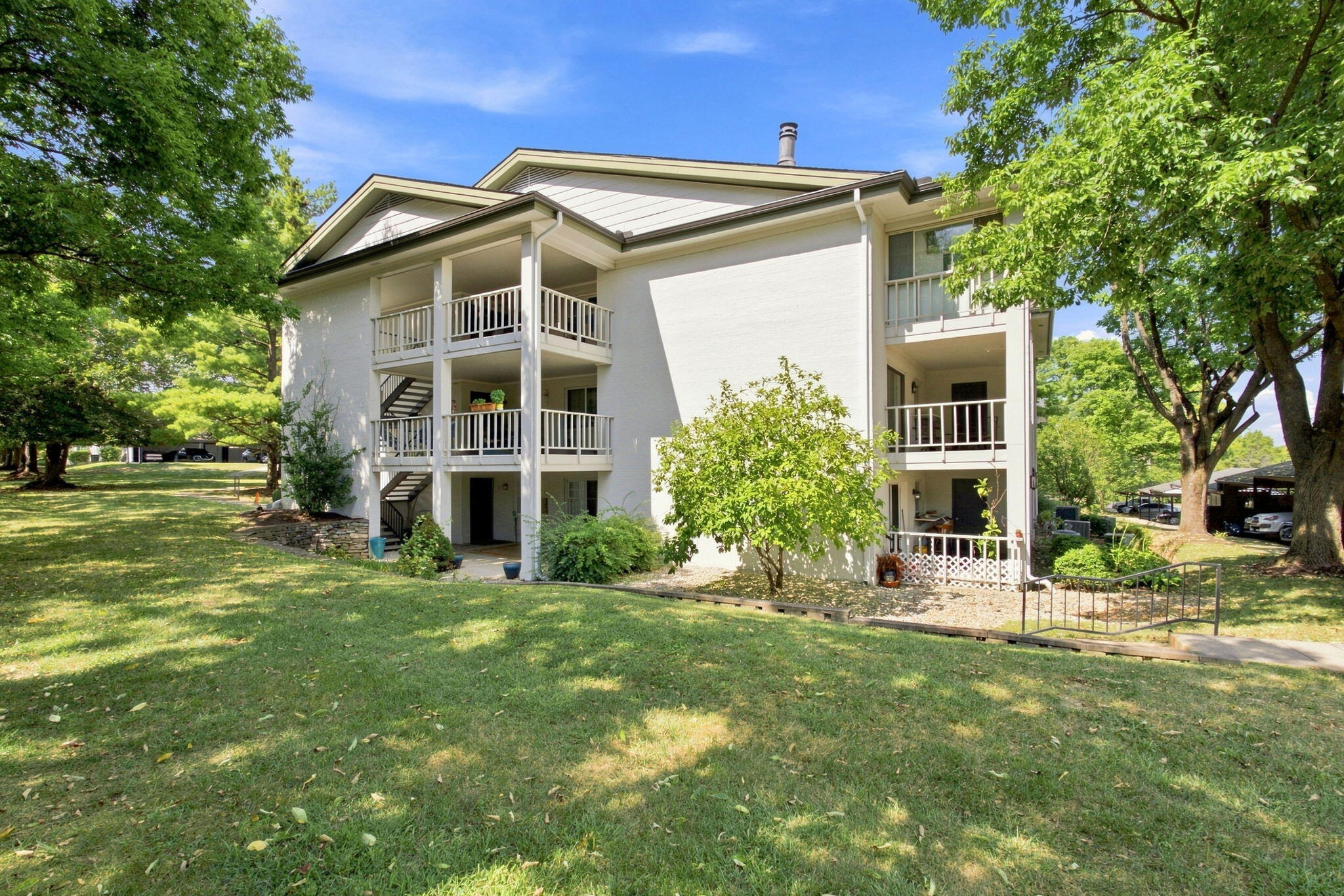 395 Redding Road, Unit 213 Lexington, KY 40517 - Photo 1 of 31 5-web-or-mls-DSC08195